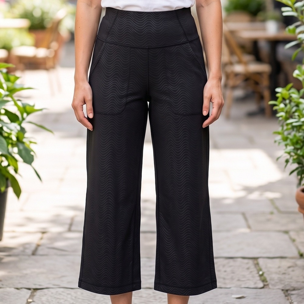 Lululemon Align High-Rise Wide-Leg Crop Black Wave Pattern Yoga Pants Pockets